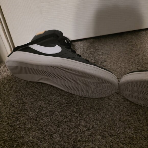 Nike Men's Shoes - Picture 4 of 4